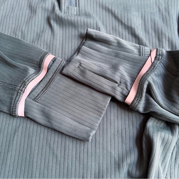 Lululemon Athletica Green Fitted Crop Top with Mandarin Collar - Picture 3 of 5